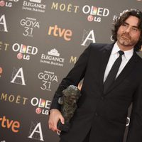 Óscar Faura con su premio Goya 2017