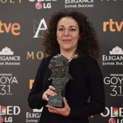 La productora Sandra Hermida Muñiz con su Goya a Mejor Dirección de Producción