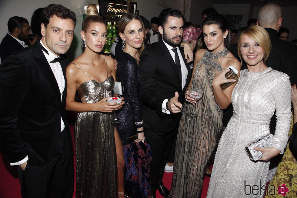 Omar Ayyashi, Jessica Goicoechea, Carola Baleztena, Emiliano Suárez, Marta Lozano y Cayetana Guillén Cuervo en la 'Private Party' organizada tras los Goya 