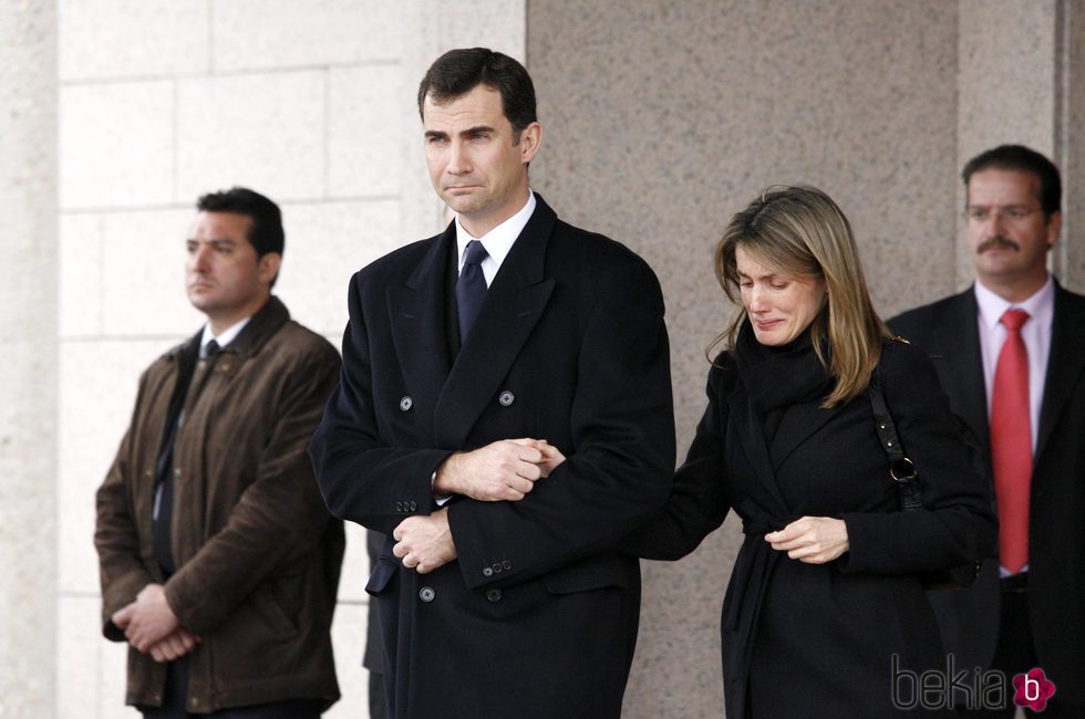 Los Reyes Felipe y Letizia en el funeral de Erika Ortiz