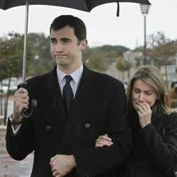 Los Reyes Felipe y Letizia, rotos de dolor en el funeral de Erika Ortiz