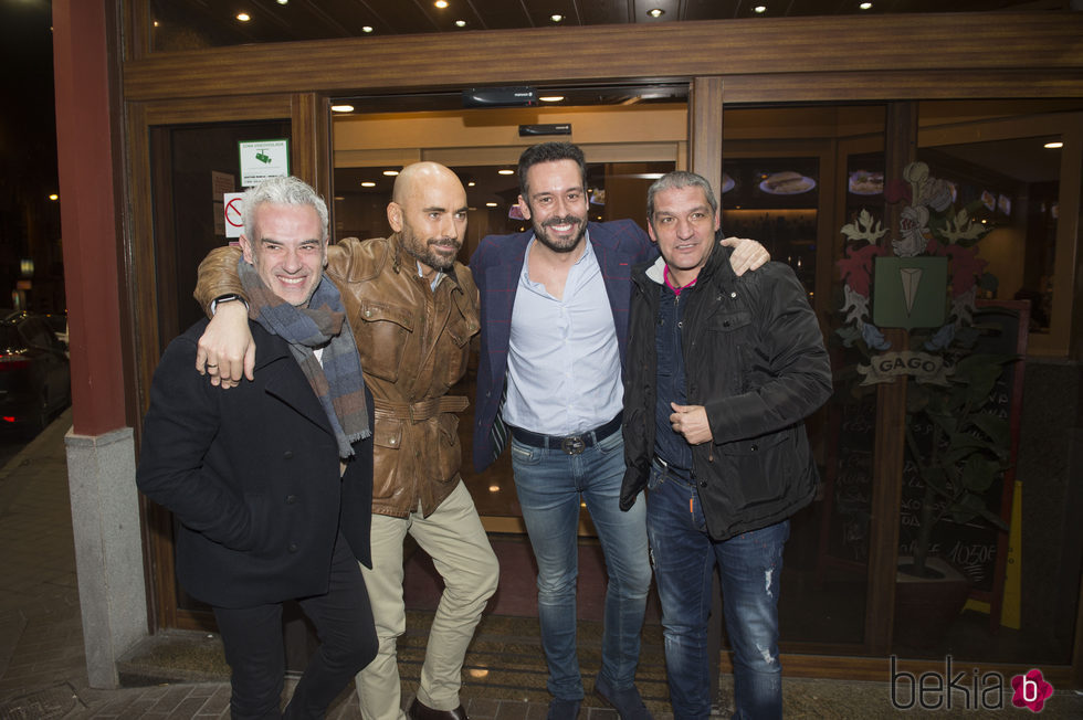 Kike Calleja en su cumpleaños con Diego Arrabal y Gustavo González