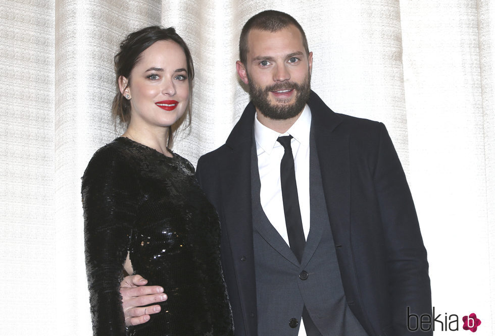 Jamie Dornan y Dakota Johnson promocionando 'Cincuenta Sombras Más Oscuras' en Hamburgo