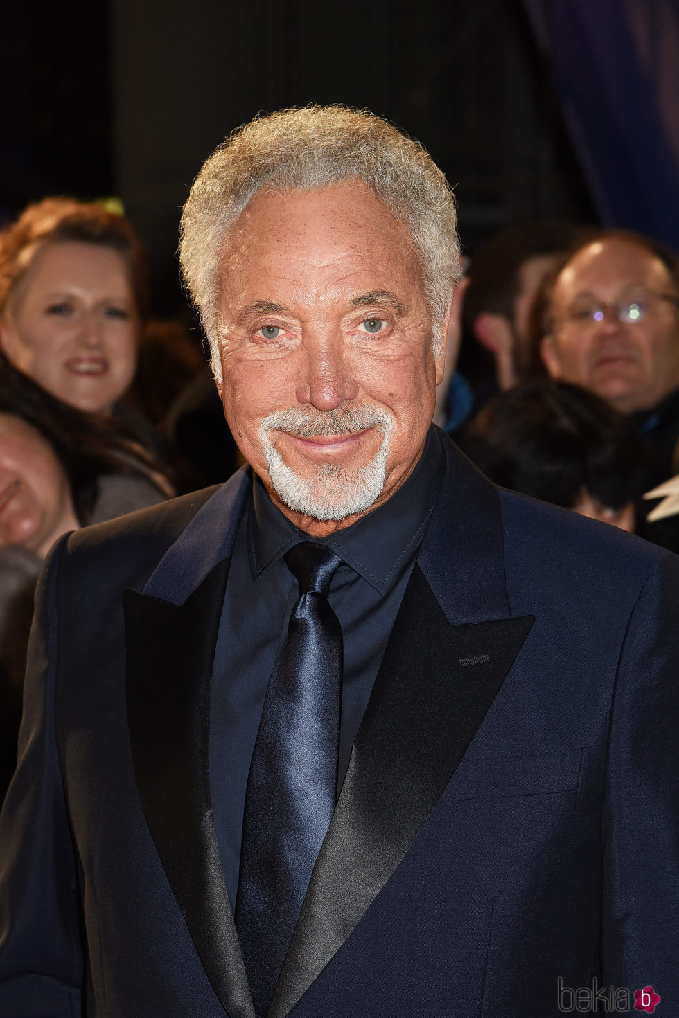 Tom Jones atiende a la prensa en los National Television Awards