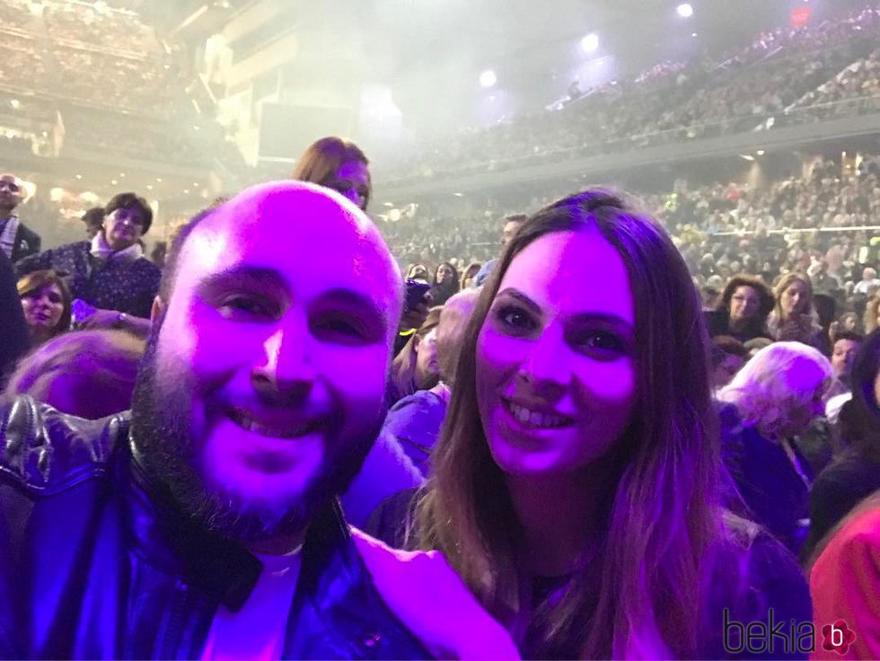 Kiko Rivera e Irene Rosales en el concierto de Isabel Pantoja