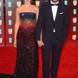 Jamie Dornan y Amelia Warner en la alfombra roja de los Premios Bafta 2017