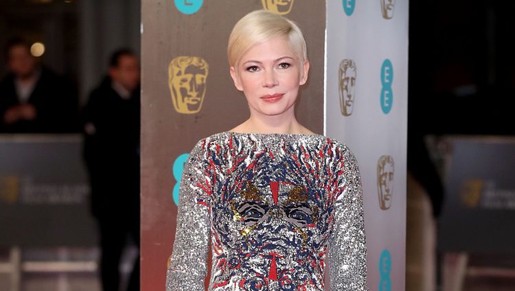 Michelle Williams en la alfombra roja de los Premios Bafta 2017