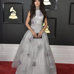 Camila Cabello en la alfombra roja de los Premios Grammy 2017