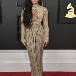 Demi Lovato en la alfombra roja de los Premios Grammy 2017