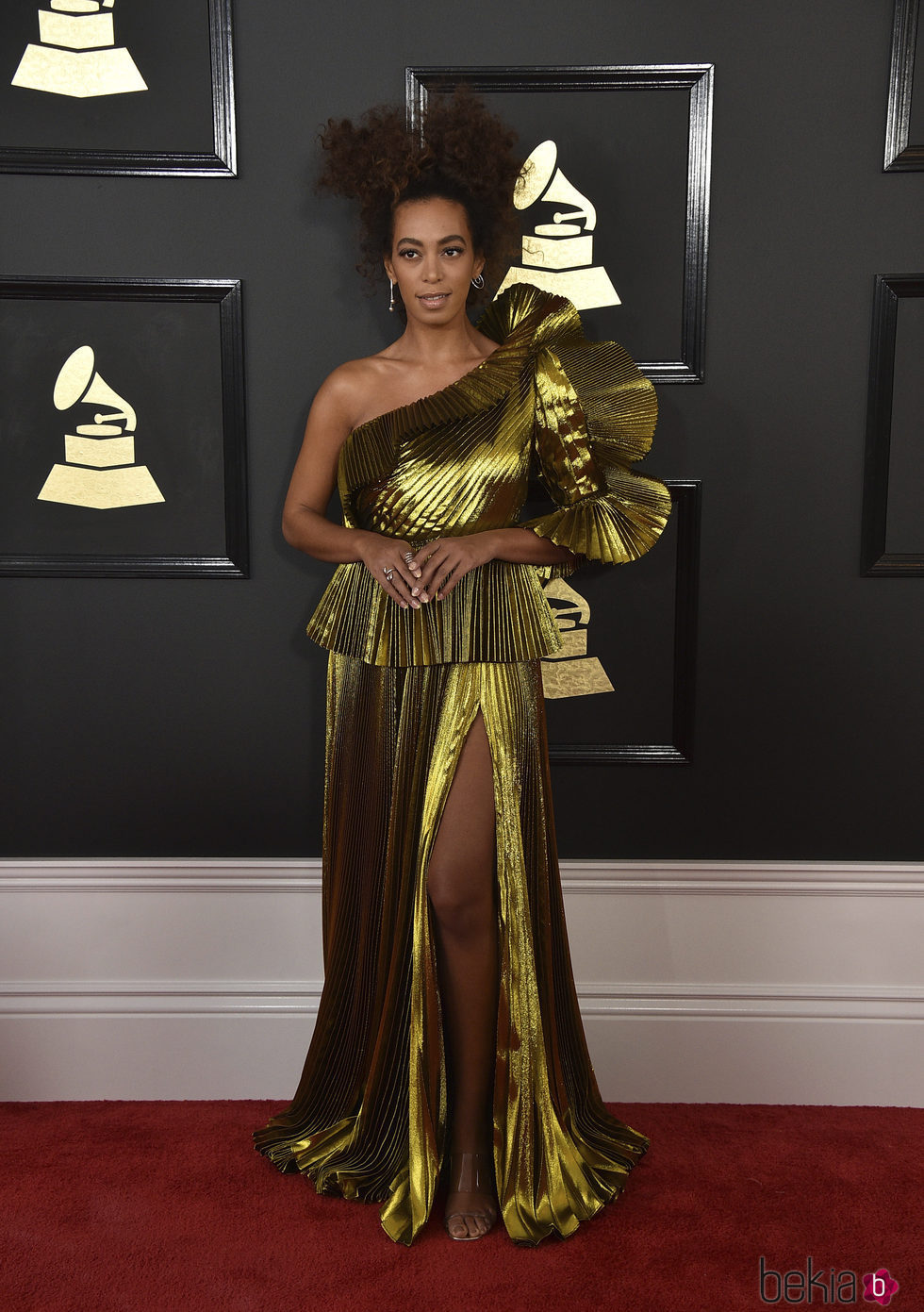 Solange Knowles en la alfombra roja de los Premios Grammy 2017