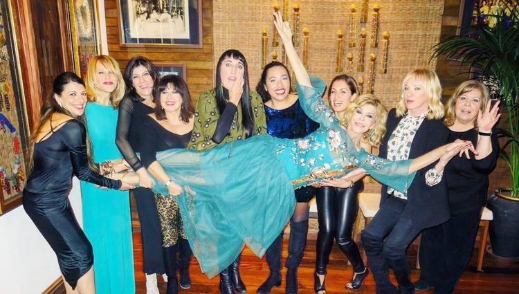 Bibiana Fernández celebrando su 63 cumpleaños con Rossy de Palma, Loles León, Hiba Abouk y Topacio Fresh