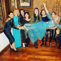 Bibiana Fernández celebrando su 63 cumpleaños con Rossy de Palma, Loles León, Hiba Abouk y Topacio Fresh