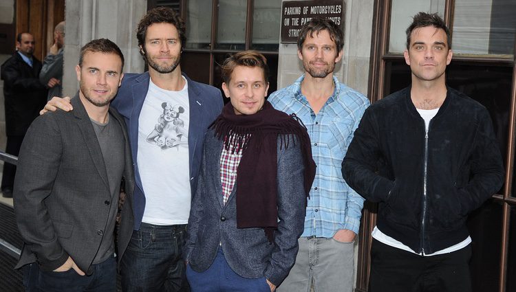 El grupo Take That en su visita a la cadena Radio 1 en 2010