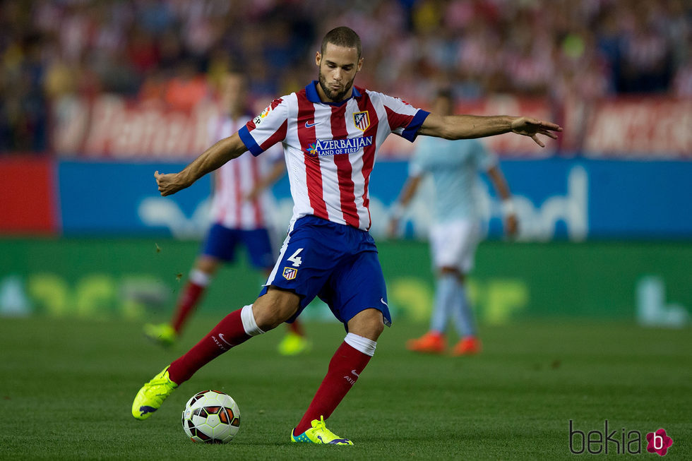 Mario Suárez en un partido de Liga del Atlético de Madrid contra el Eibar