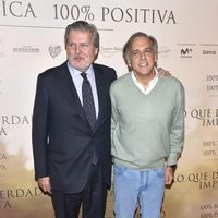 Íñigo Méndez de Vigo y Paco Arango en la Premiere de 'Lo que de verdad importa'