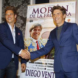 Manuel Díaz 'El Cordobés' y Julio Benítez en la presentación de una feria taurina