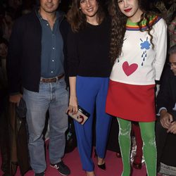 Fran Rivera, Lourdes Montes y Cósima Ramírez en el front row del desfile de Ágatha Ruiz de la Prada en Madrid Fashion Week otoño/invierno 2017/2018