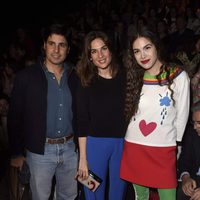 Fran Rivera, Lourdes Montes y Cósima Ramírez en el front row del desfile de Ágatha Ruiz de la Prada en Madrid Fashion Week otoño/invierno 2017/2018