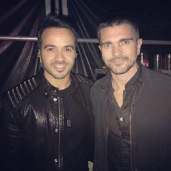 Luis Fonsi y Juanes en el concierto homenaje a Juan Gabriel