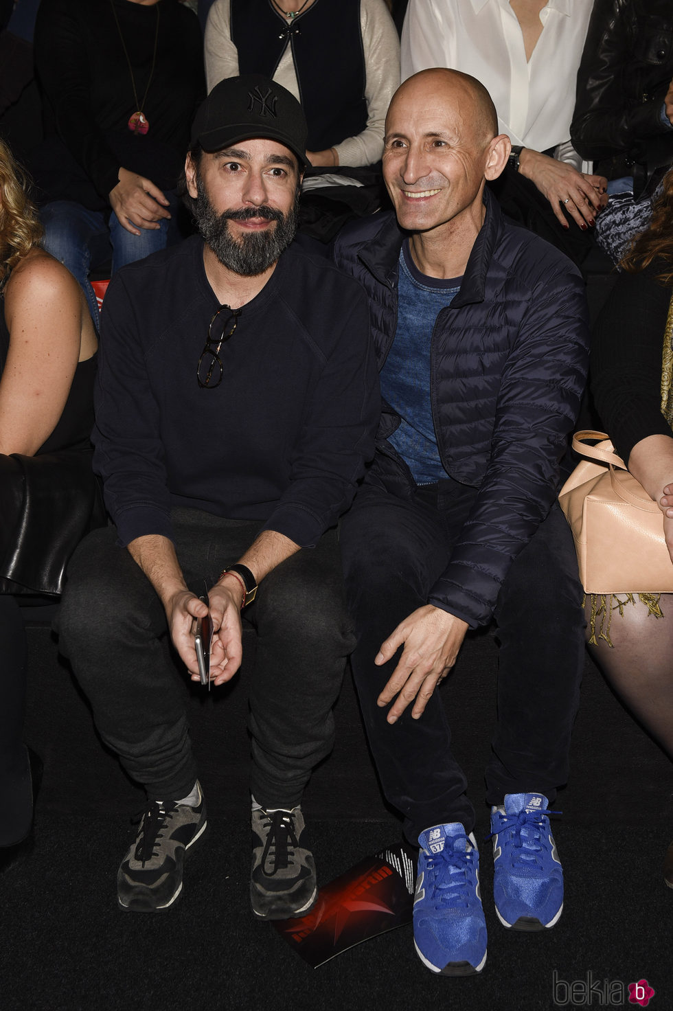 Juanjo Oliva y Modesto Lomba en el desfile de la firma Juana Martín en la Madrid Fashion Week 2017/2018