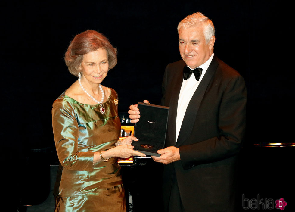 La Reina Sofía recibe la Medalla de Oro del Círculo del Liceo