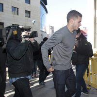 Lucas Hernández llegando a los juzgados