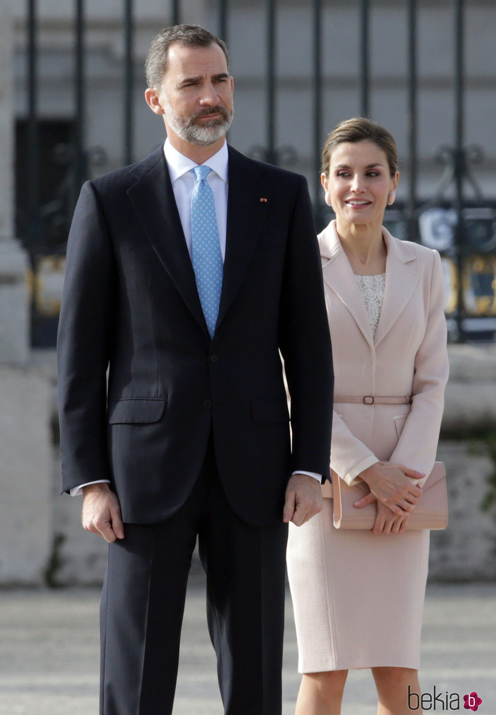 Los Reyes Felipe y Letizia en la ceremonia de bienvenida al presidente de Argentina Mauricio Macri y Juliana Awada