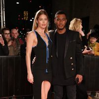 Doutzen Kroes y Sunnery James en la fiesta de la fundación Naked Heart Foundation en Londres