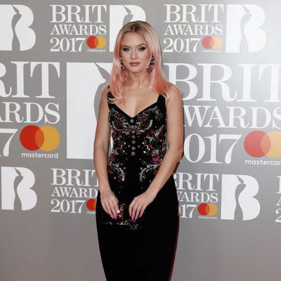 Famosos en la alfombra roja de los Brit Awards 2017