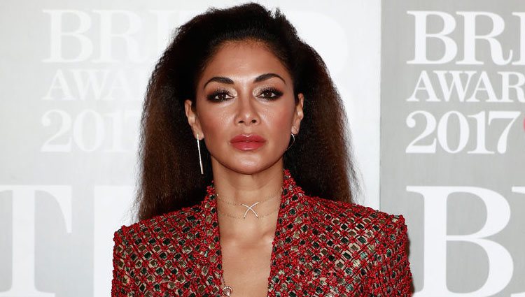 Nicole Scherzinger en la alfombra roja de los Brit Awards 2017