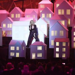 Katy Perry durante su actuación en los Brit Awards 2017