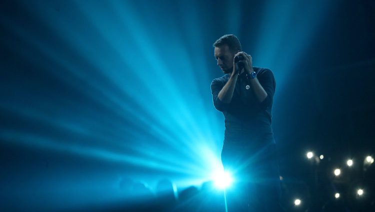 Chris Martin rinde homenaje a George Michael en los Brit Awards 2017