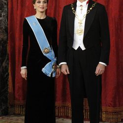 Los Reyes Felipe y Letizia en la cena de gala en honor al presidente de Argentina Mauricio Macri en el Palacio Real