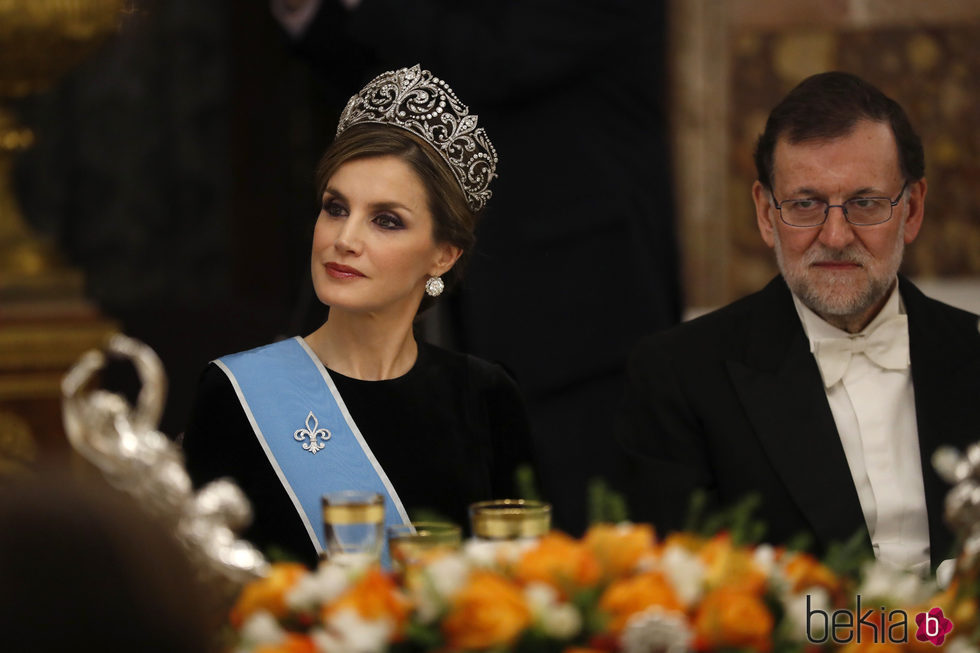 La Reina Letizia y Mariano Rajoy en la cena de gala en honor al presidente de Argentina en el Palacio Real