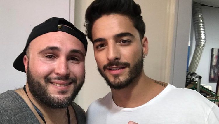 Kiko Rivera con Maluma en el backstage del concierto de Isabel Pantoja en Viña del Mar