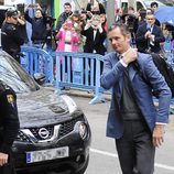 Iñaki Urdangarín con una mochila a su llegada a la vistilla en la Audiencia de Palma