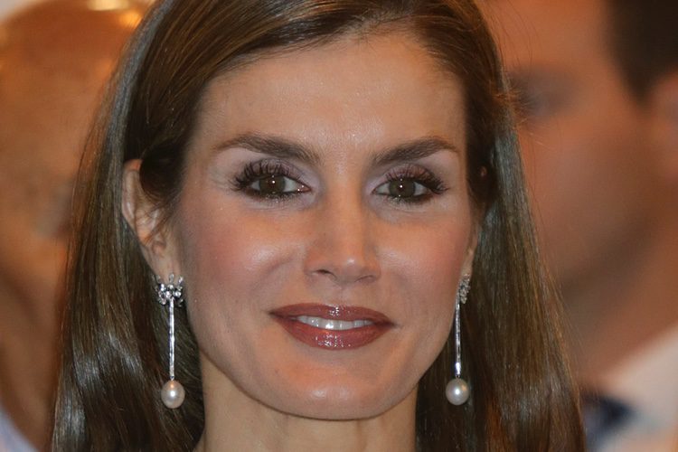 La Reina Letizia con los pendientes que llevó la Infanta Elena en su boda