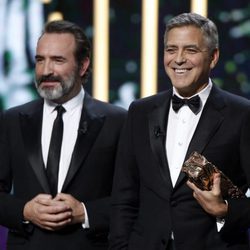 George Clooney recibe el Cesar de Honor de la mano de Jean Dujardin