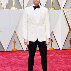 Ryan Seacrest en la alfombra roja de los Premios Oscar 2017