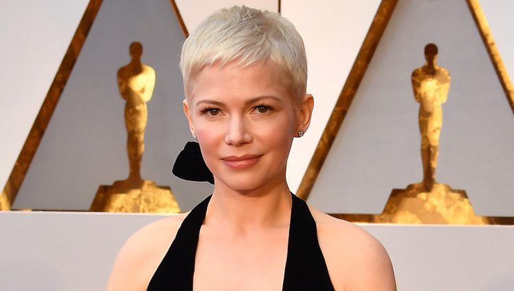 Michelle Williams en la alfombra roja de los Premios Oscar 2017