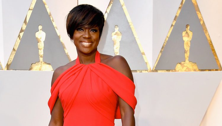 Viola Davis en la alfombra roja de los Premios Oscar 2017