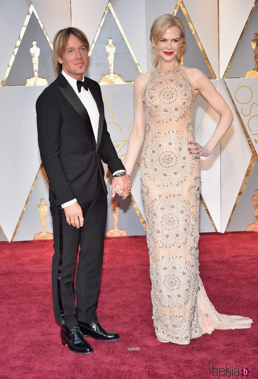 Nicole Kidman y su marido Keith Urban en la alfombra roja de los Premios Oscar 2017