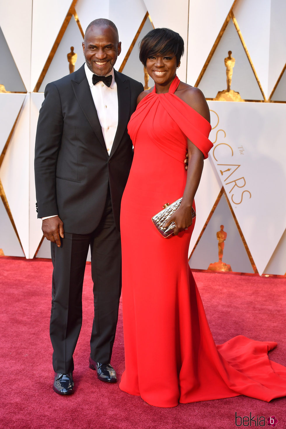 Viola Davis y Julius Tennon en la alfombra roja de los Premios Oscar 2017