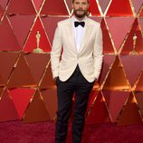 Jamie Dornan en la alfombra roja de los Premios Oscar 2017