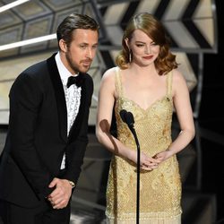 Emma Stone y Ryan Gosling en la gala de los Premios Oscar 2017