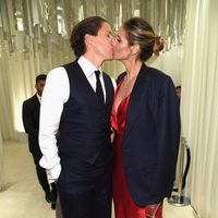 Heidi Klum muy cariñosa con su novio Vito Schnabel en la fiesta de la Fundación Elton John por los Premios Oscar 2017