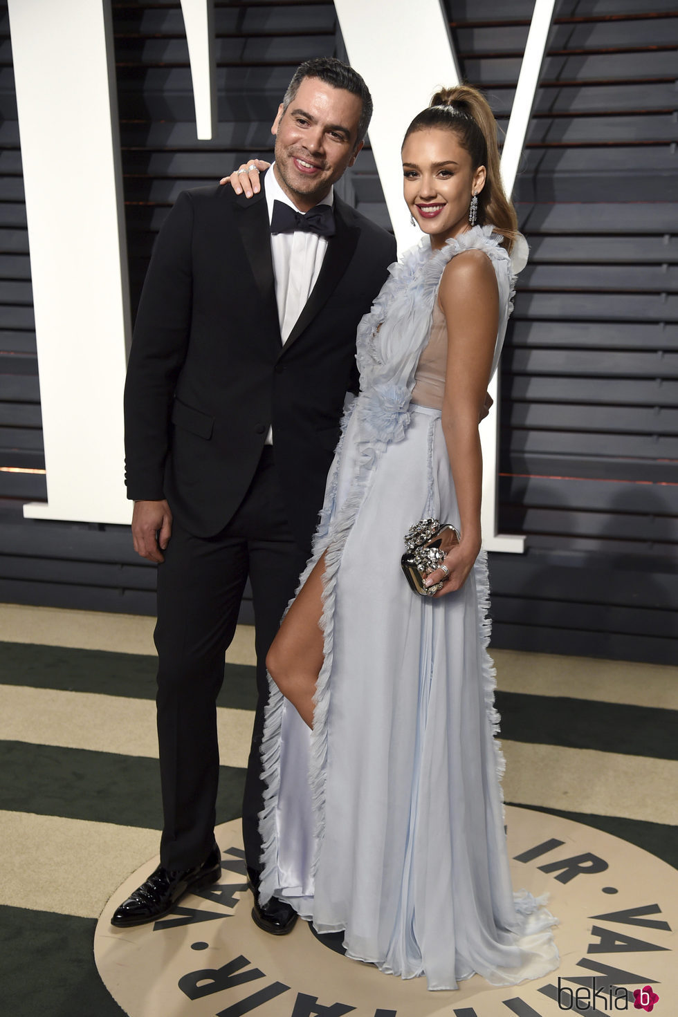 Jessica Alba y Cash Warren en la fiesta de Vanity Fair de los Premios Oscar 2017