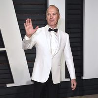 Michael Keaton en la fiesta de Vanity Fair de los Premios Oscar 2017