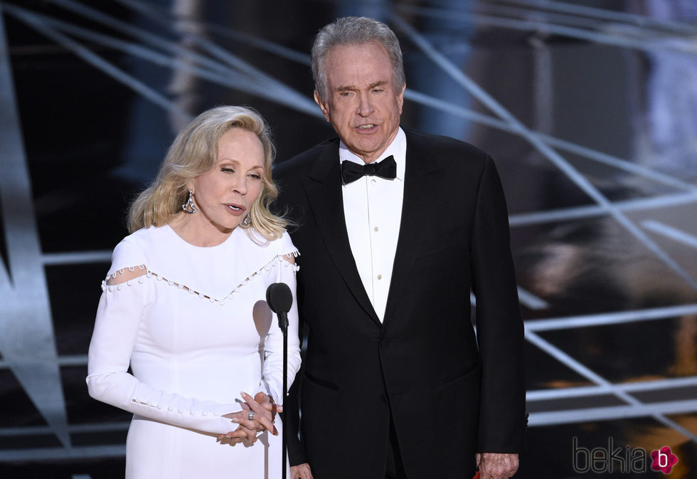 Faye Dunaway y Warren Beatty antes de la entrega del Oscar 2017 a Mejor Película