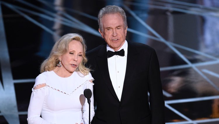 Faye Dunaway y Warren Beatty antes de la entrega del Oscar 2017 a Mejor Película